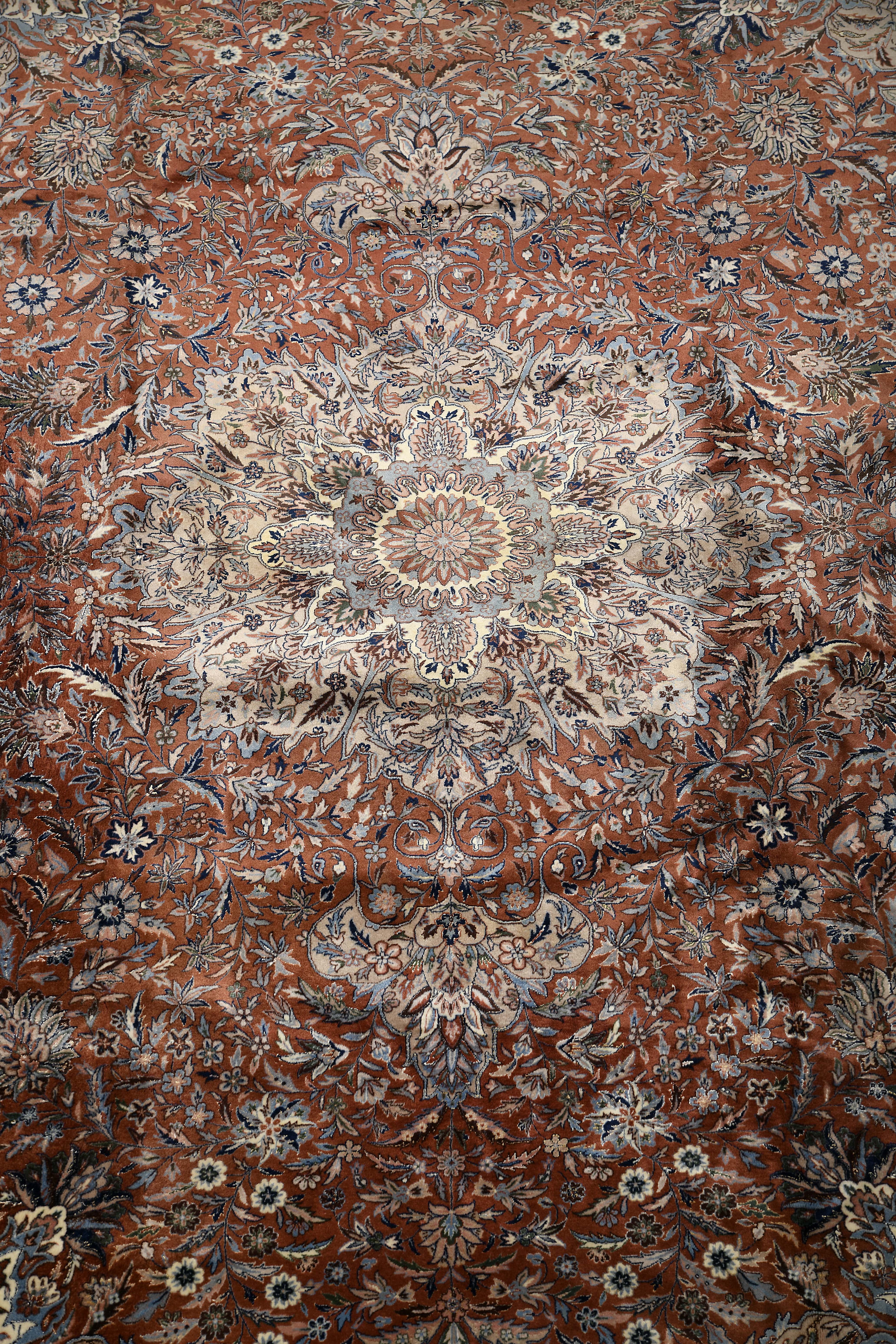 An Isfahan carpet - Image 2 of 3