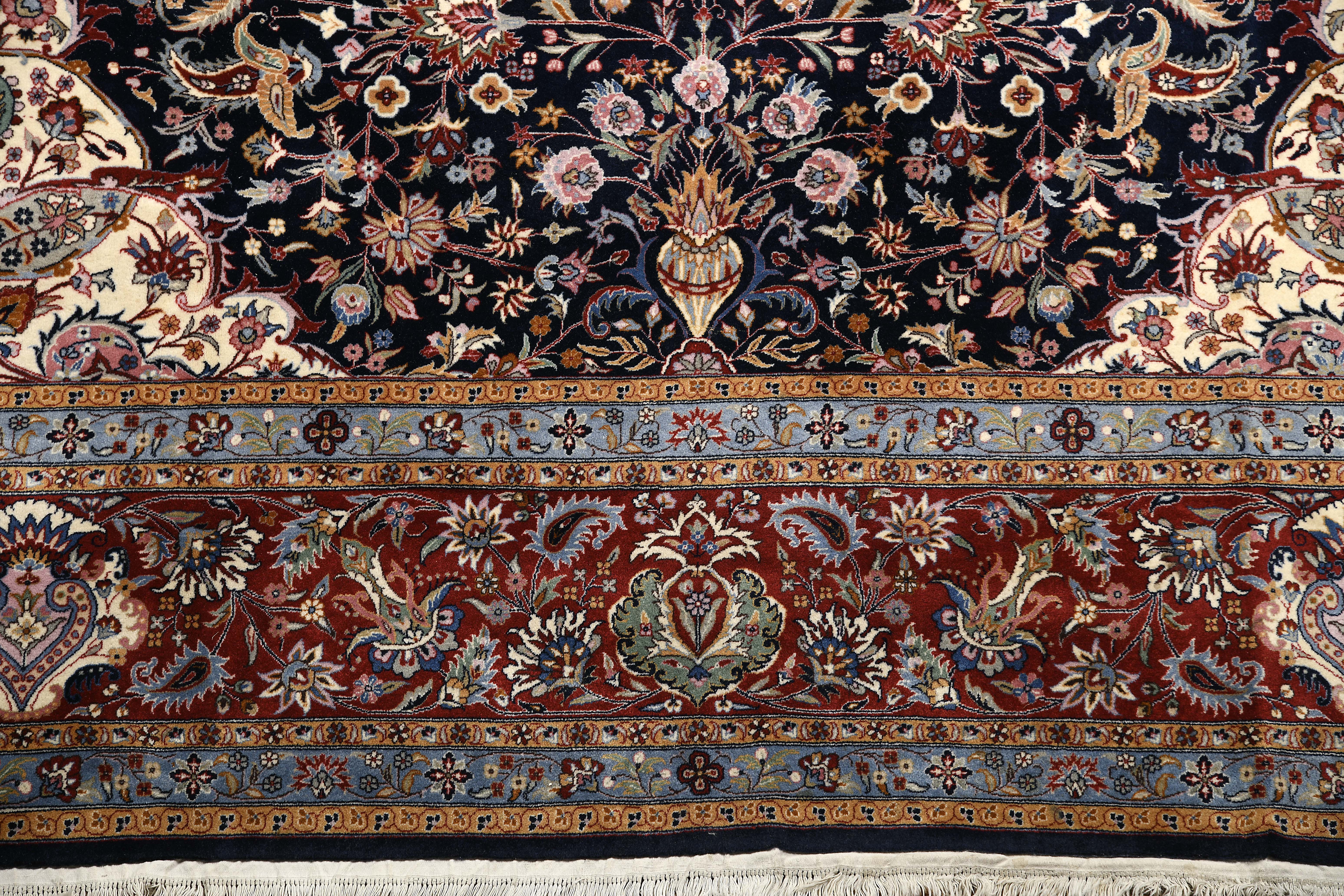 An Isfahan carpet - Image 4 of 4