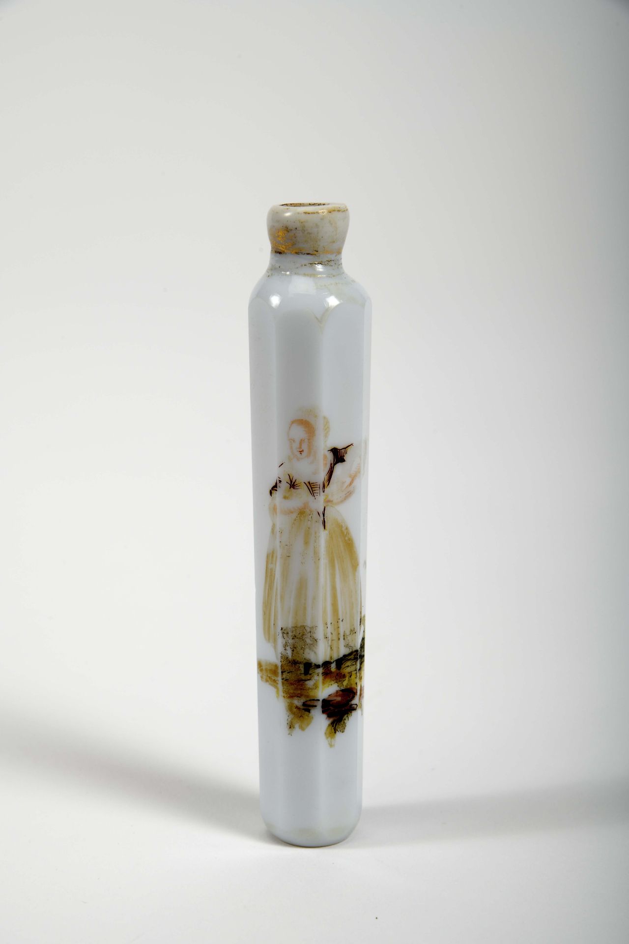 An octagonal perfume bottle - Bild 2 aus 2