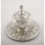 An "Olha" tureen with presentoir