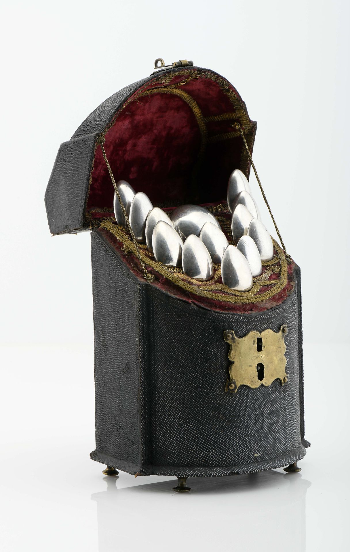 A cutlery case (barretina) with sugar bowl and twelve teaspoons - Bild 2 aus 5