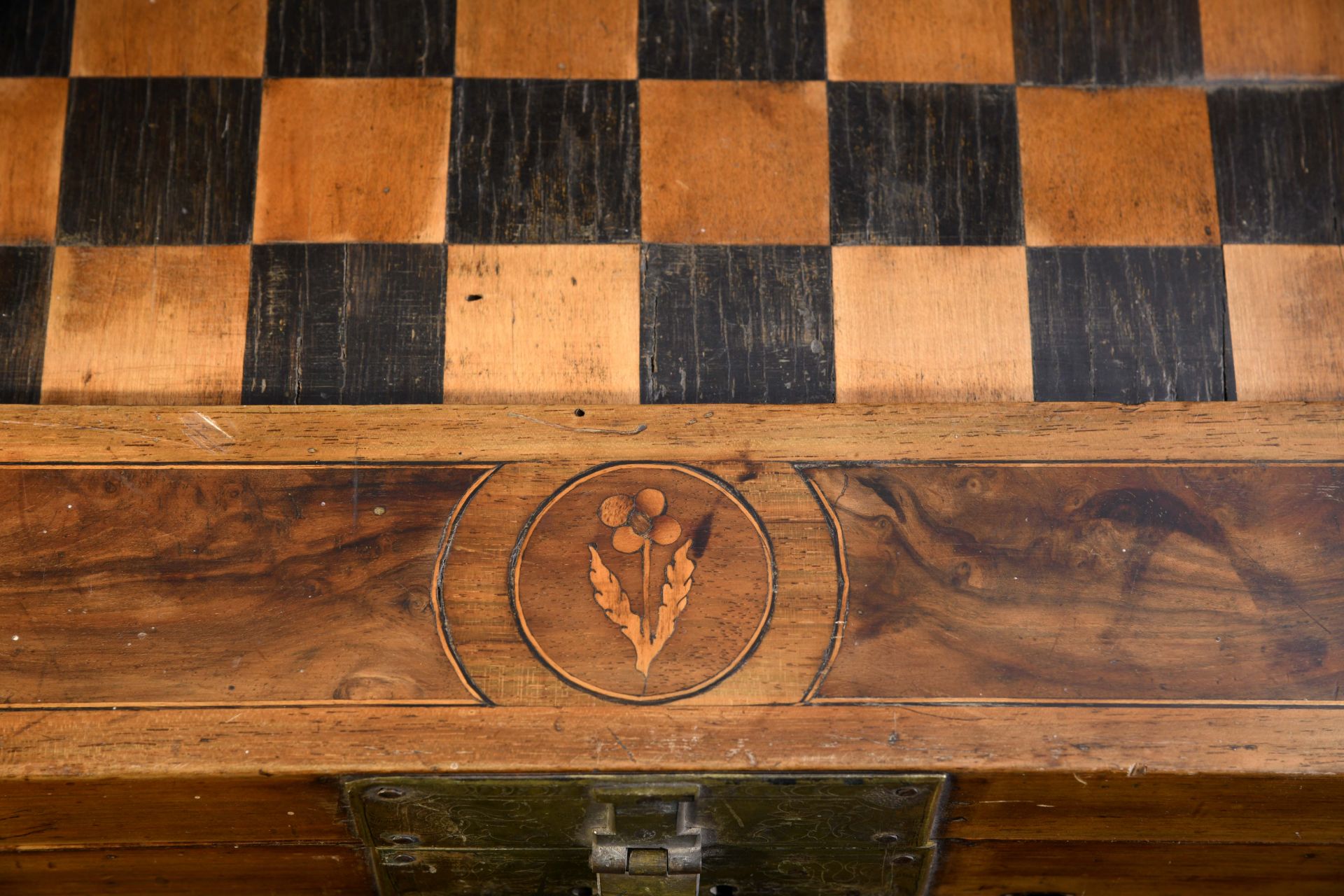 A Hinged Chess, Backgammon and Nine Men’s Morris boards (Mill game) closing in the shape of a box - Image 2 of 8