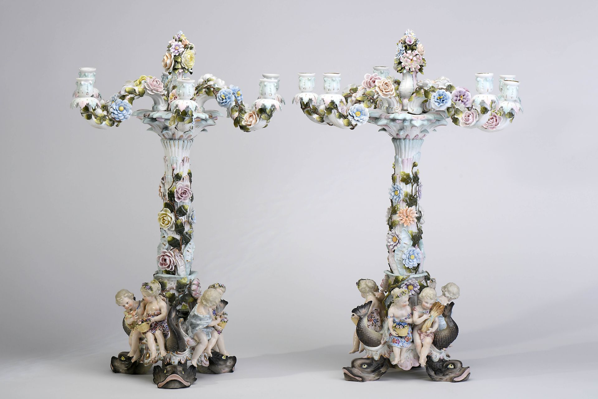 A pair of six-light candelabra - Bild 2 aus 3