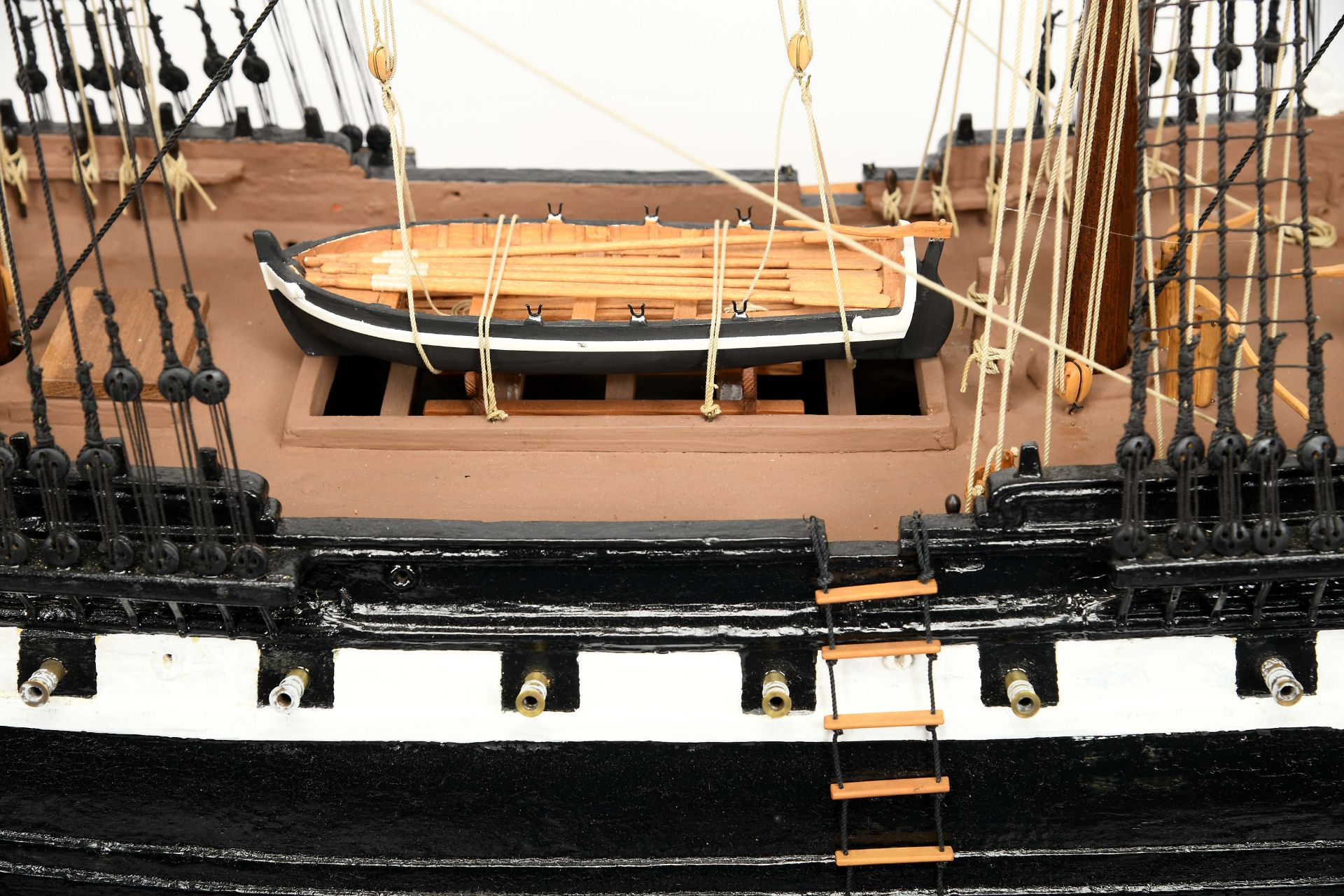 An (probably) East Indiamen 18thC./19th C ship model - Bild 4 aus 9