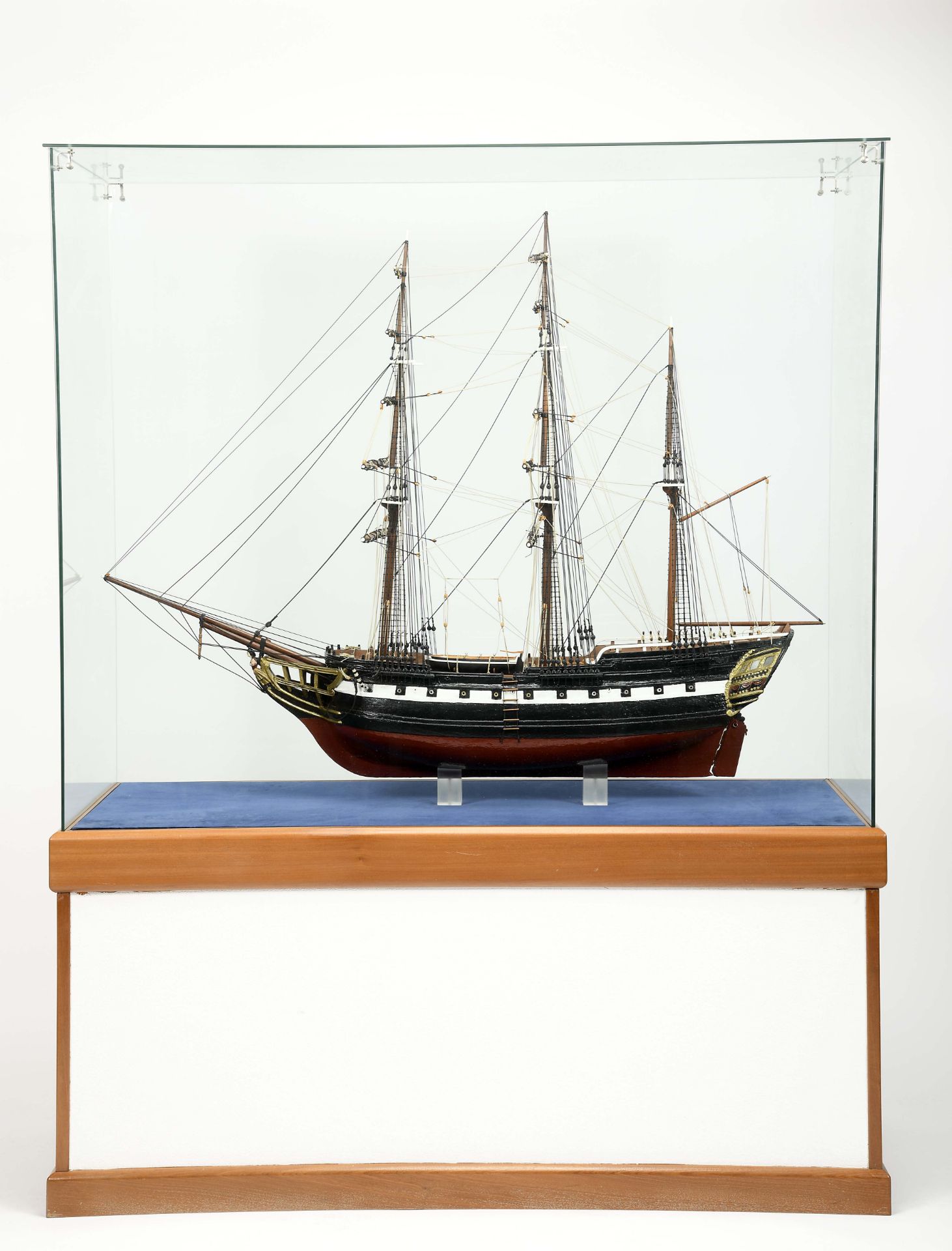 An (probably) East Indiamen 18thC./19th C ship model - Bild 8 aus 9