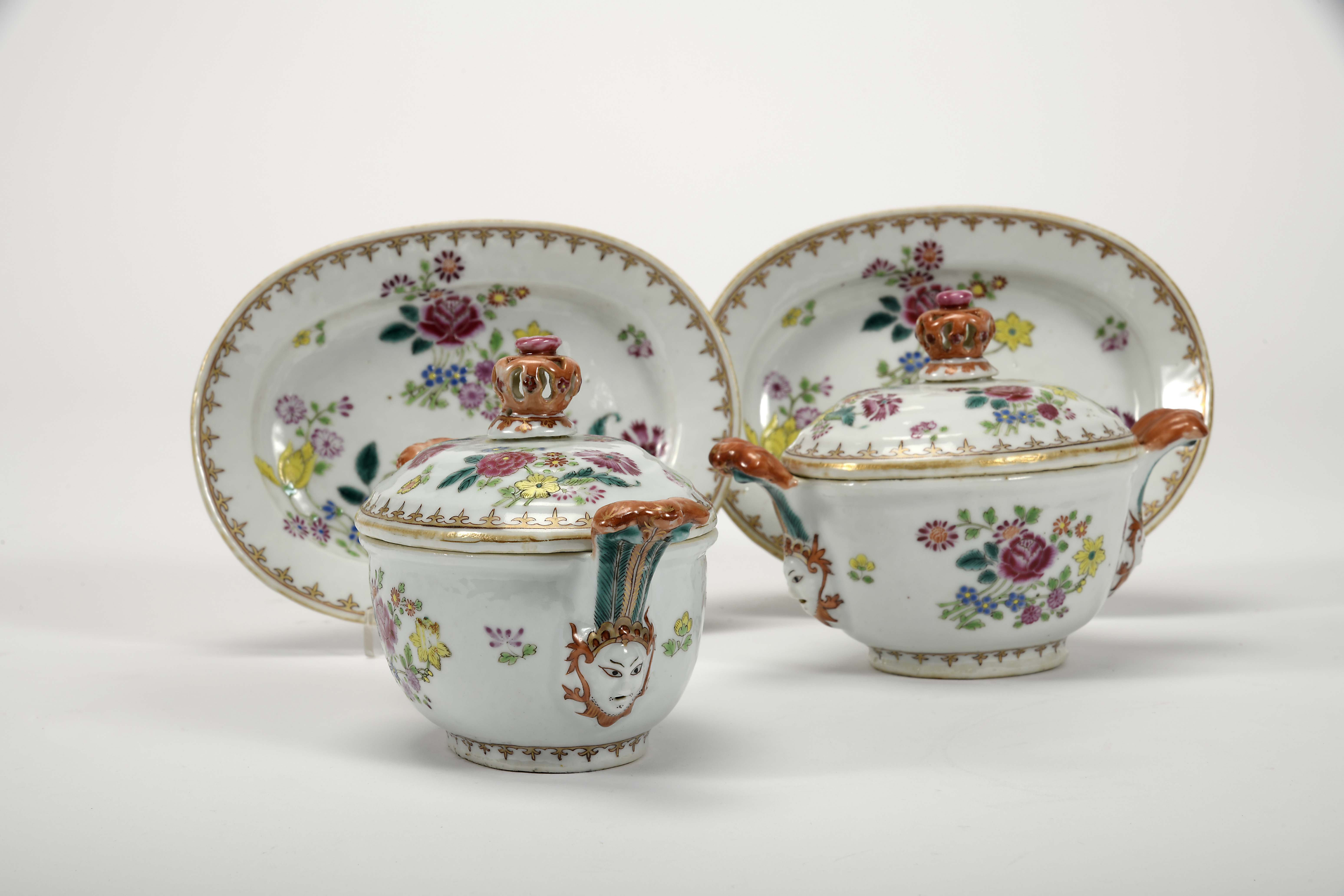 A pair of small tureens with stands - Image 5 of 5