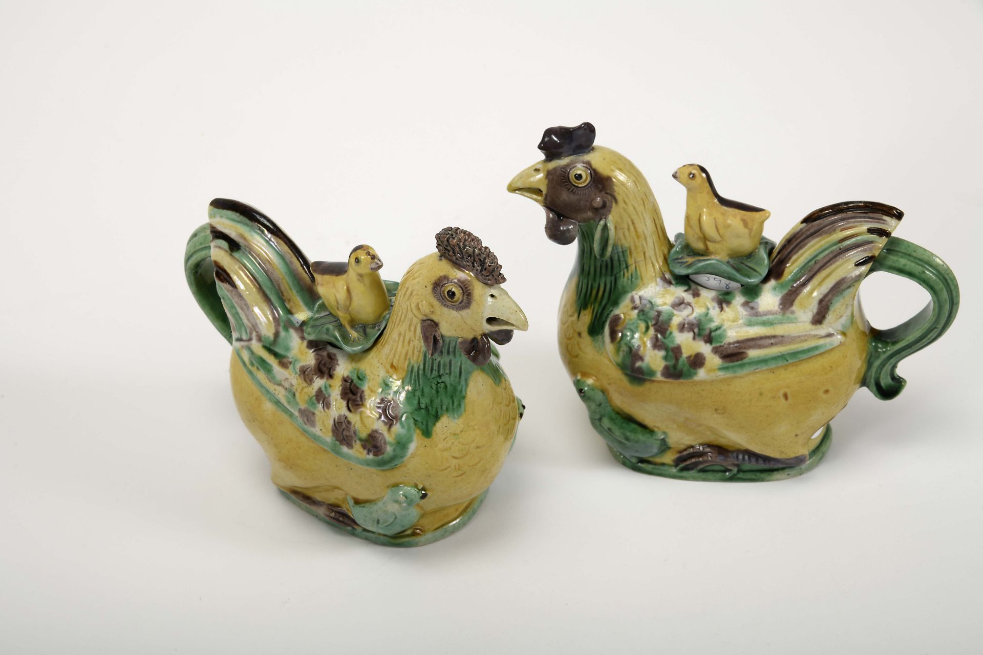 A pair of "Chicken" teapots - Image 2 of 3