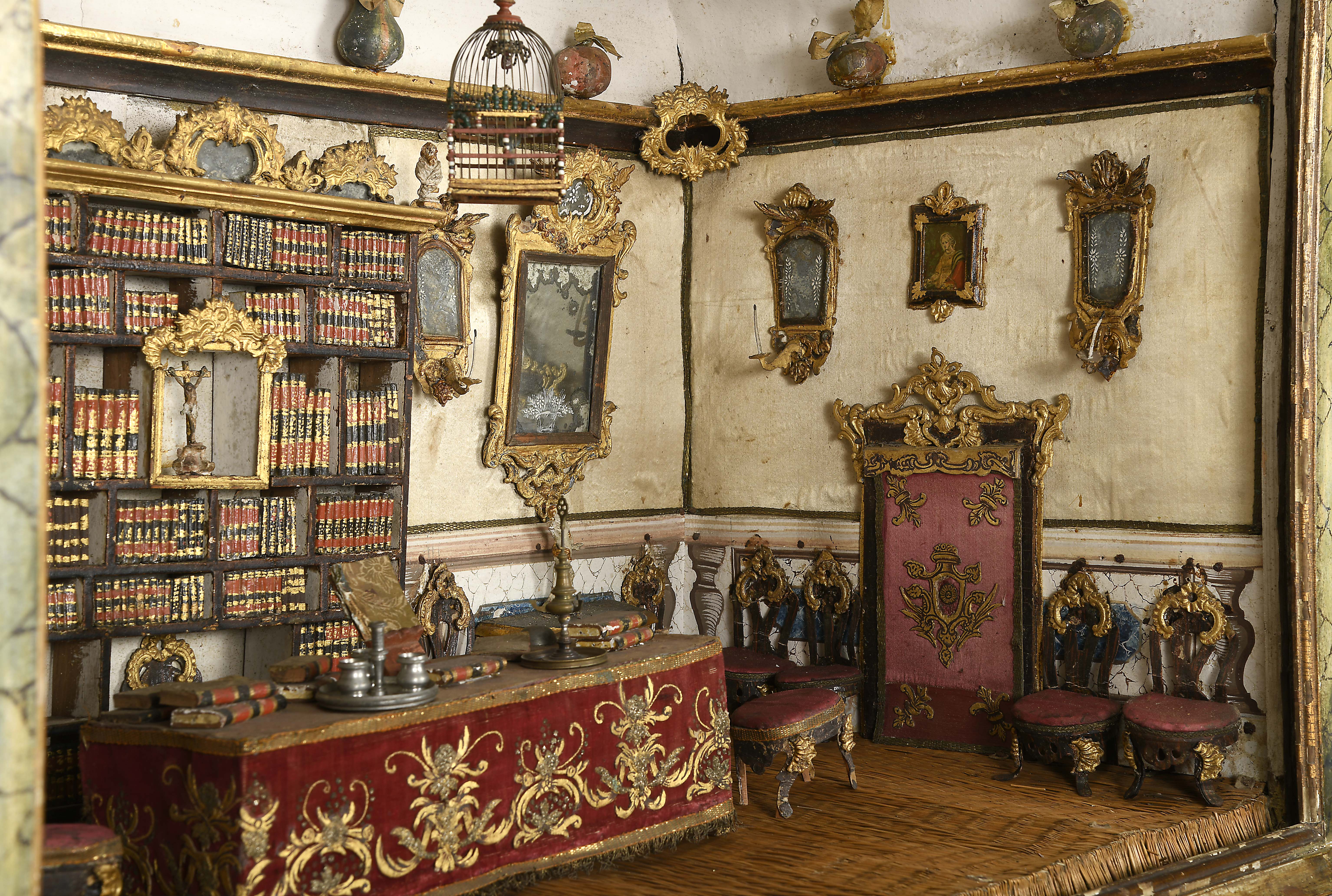 Miniature palace room - Image 5 of 9