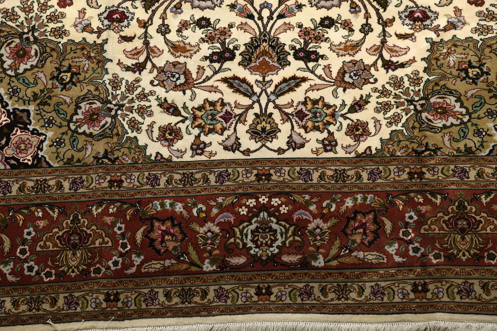A Tabriz carpet - Bild 4 aus 4
