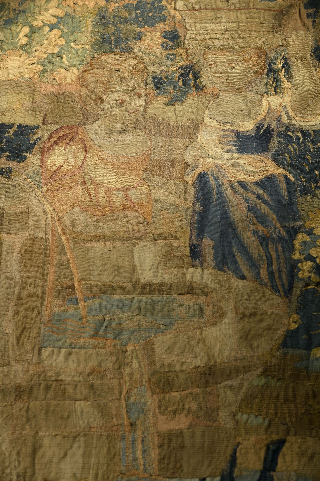 A tapestry "Female figures by the fountain" - Bild 3 aus 3