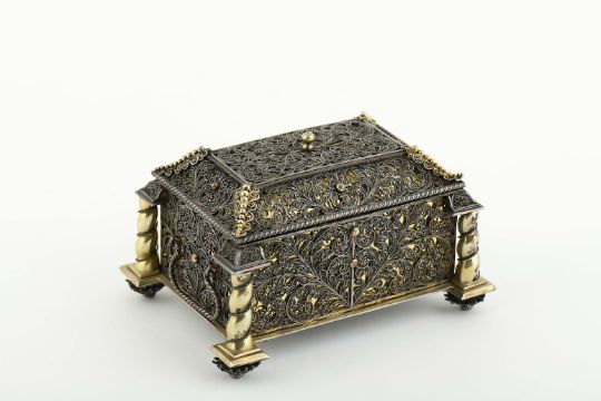 A small casket with a pyramidal cover - Image 1 of 4