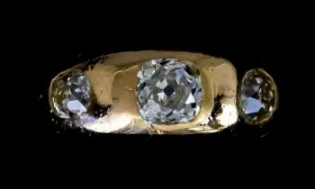 An 18ct Gold Gentleman's "Gypsy" Diamond Ring, set with three old European cut diamonds