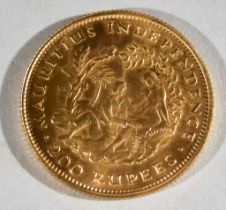 An Elizabeth II Mauritius Independence Two Hundred Rupees, 1971, 15.6g, fine