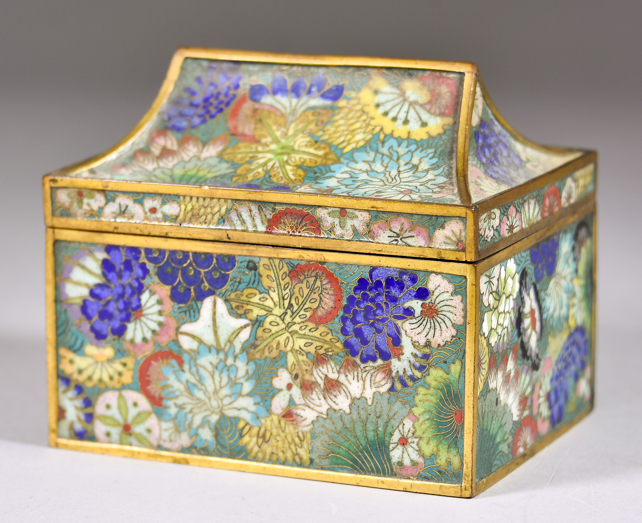 A Chinese Cloisonne Enamel Inkwell and Cover, Late 19th/Early 20th Century, the 'casket' form
