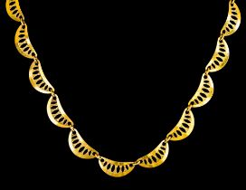 A 9ct Gold Necklace, of articulated half moon discs, 440mm overall, gross weight 16.2g