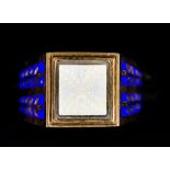 A 9ct Gold Gentleman's Enamel Ring, embellished to the shoulders with blue enamel work depicting