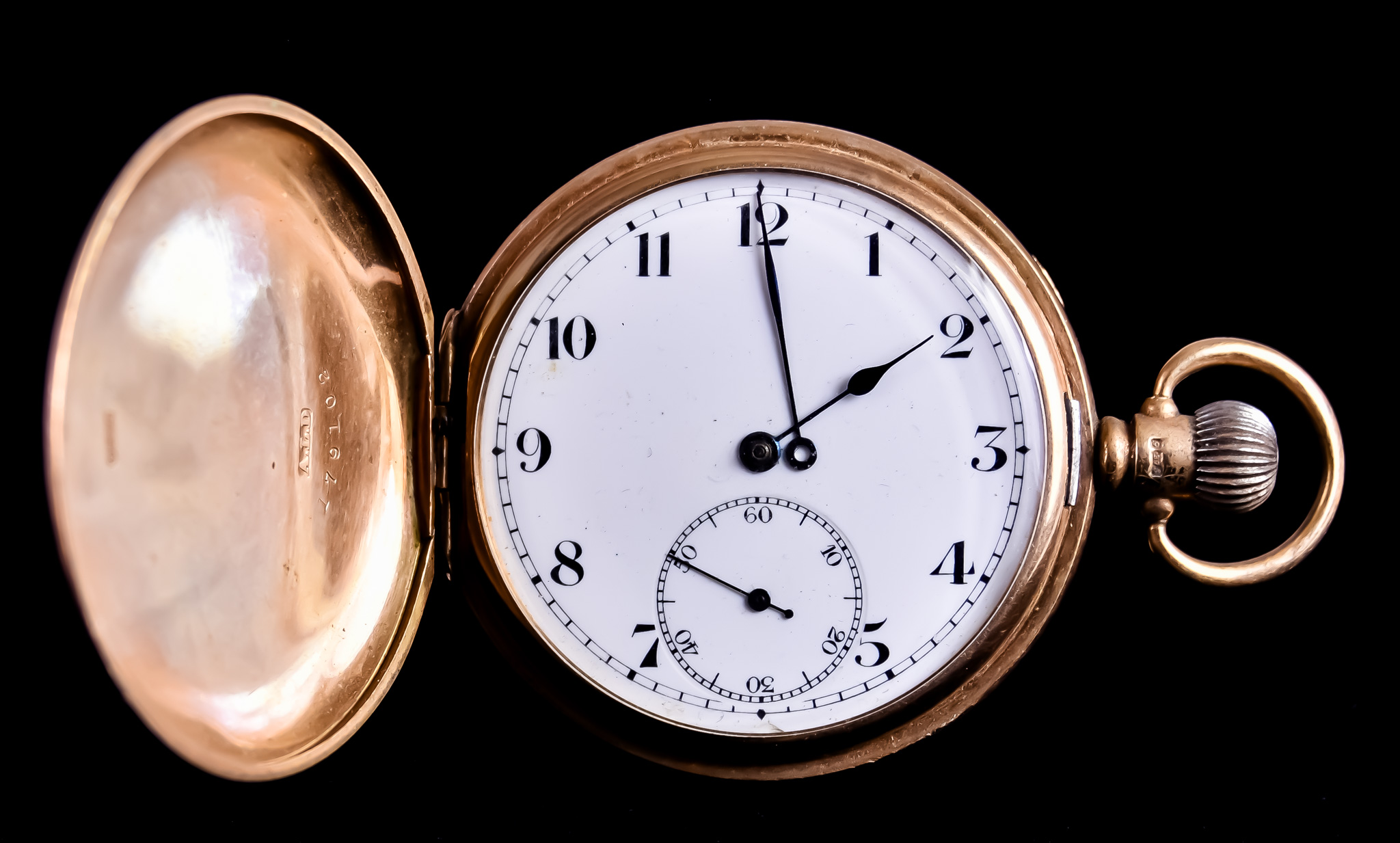 A Keyless Full Hunting Cased Pocket Watch, 9ct gold case, 50mm diameter, with 9ct gold dust cover,