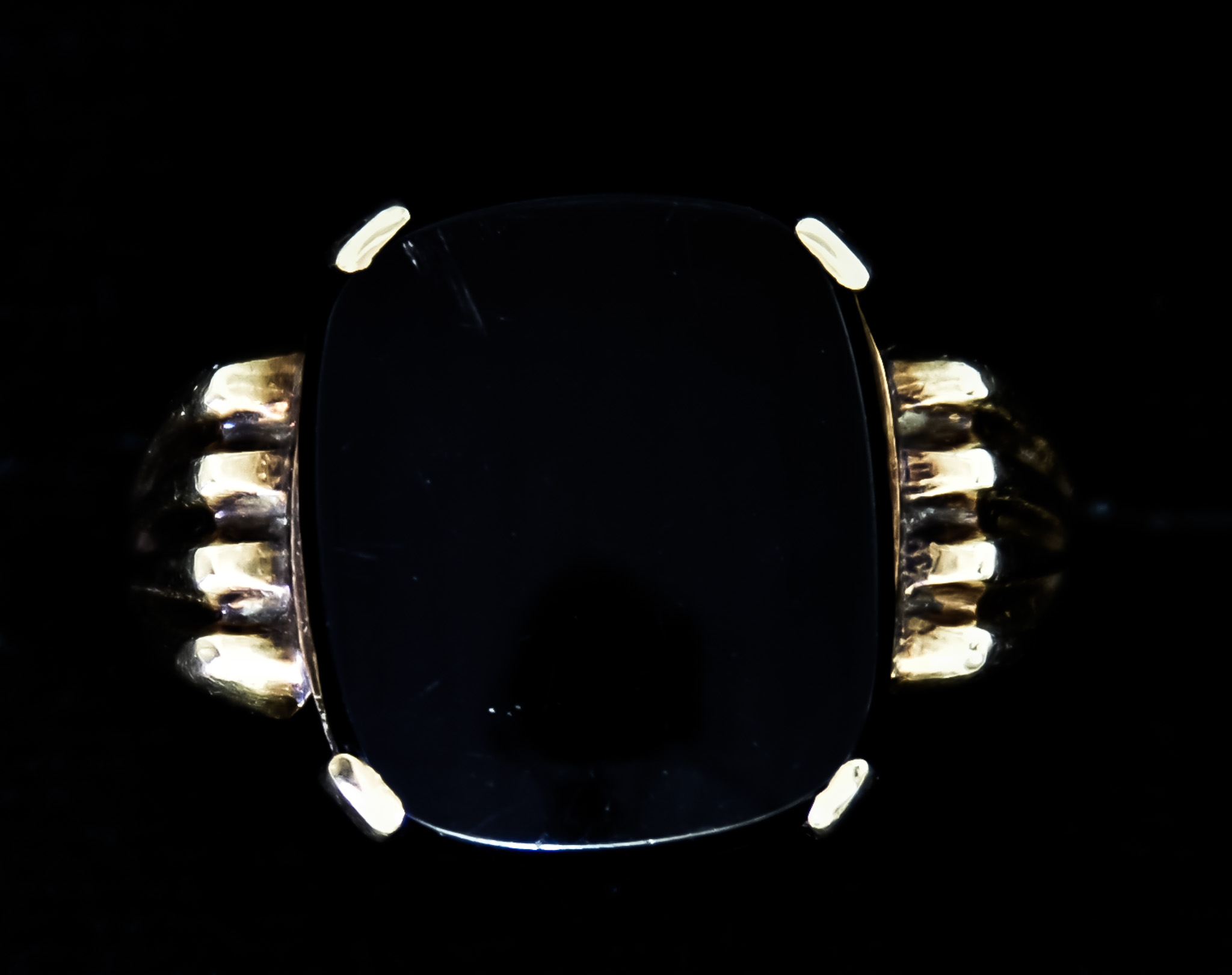 A 14ct Gold Onyx Set Dress Ring, set with a polished onyx stone, size N, gross weight 4.6g