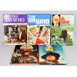 Dr Who Annuals, a small collection of DR Who Annuals, comprising - 1973 to 1976 and 1980 (5)