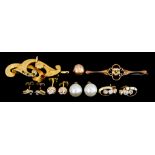 A Quantity of Gold Items, comprising - seed pearl and coloured stone brooch, floral design bar