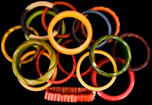 A Selection of Twentieth Century Acrylic Bangles, sixteen, colours and styles various