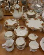 ROYAL ALBERT 'OLD COUNTRY ROSES' TEA AND DINNER WARES TO INCLUDE; A TEAPOT (LID DAMAGED), PEDESTAL