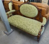 VICTORIAN CARVED WALNUT FRAMED DRAWING ROOM SETTEE AND A SINGLE CHAIR ENSUITE, COVERED IN GREEN