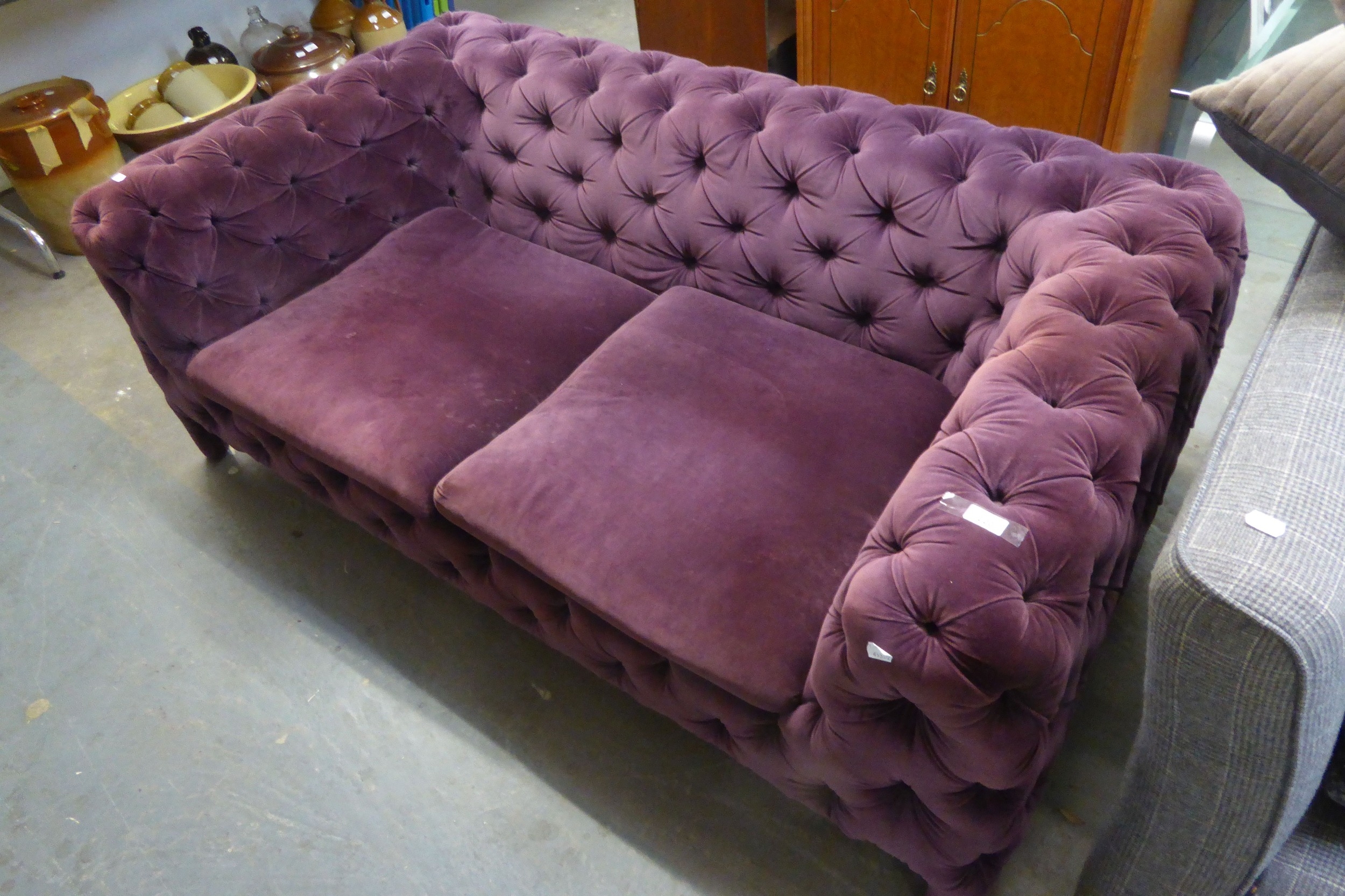 'ARKETIPO' CHESTERFIELD, BUTTON-BACK UPHOLSTERED TWO SEATER SETTEE IN PURPLE FABRIC