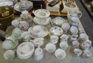 A ROYAL DOULTON 'BURGUNDY' PART TEA SERVICE, AN AYNSLEY TWO-TIER CAKE STAND, ROYAL DOULTON 'ARCADIA'