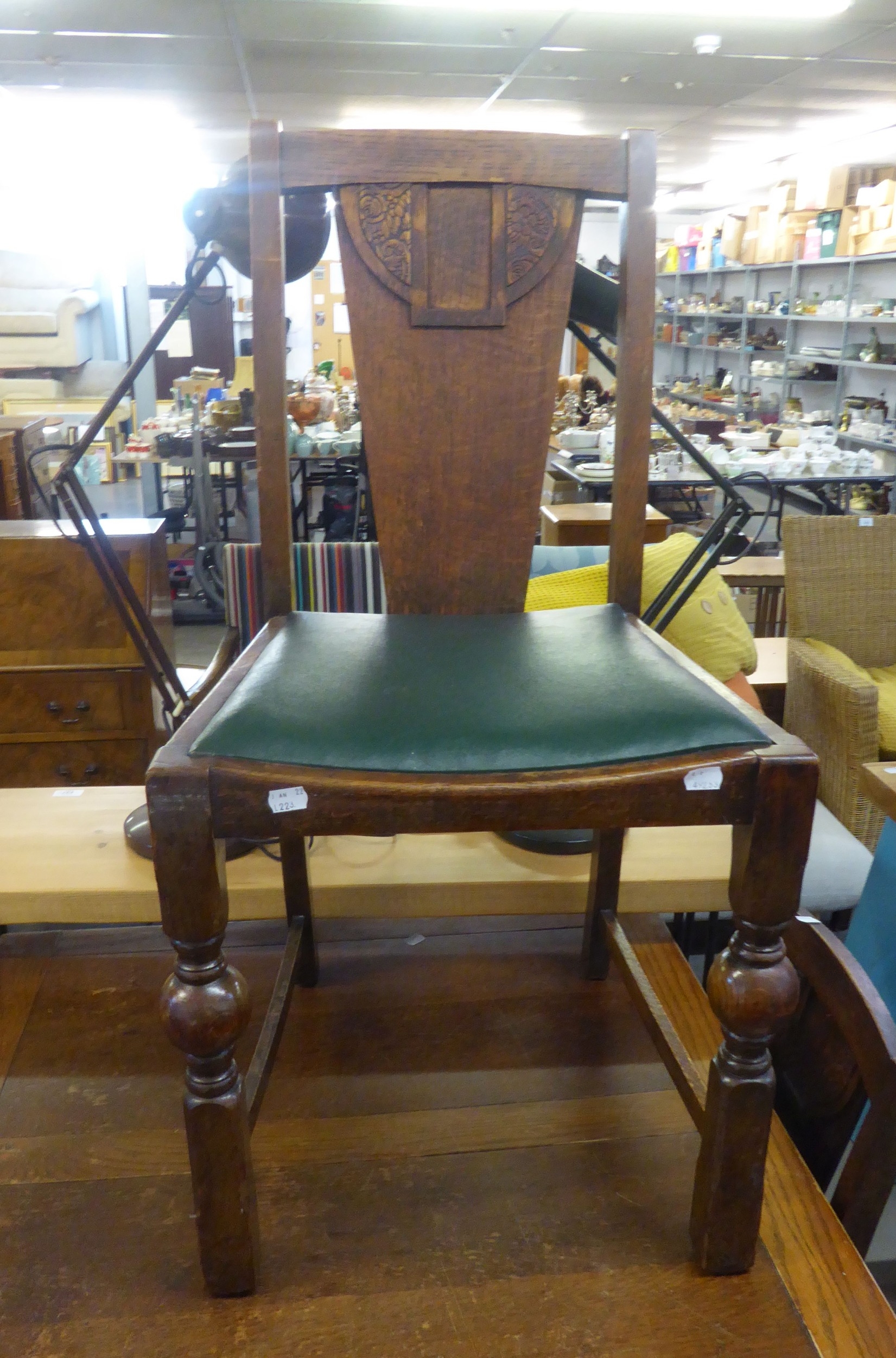 AN OAK DRAW-LEAF DINING TABLE, TOGETHER WITH FOUR OAK DINING CHAIRS WITH DROP-IN SEATS (5) - Image 2 of 2