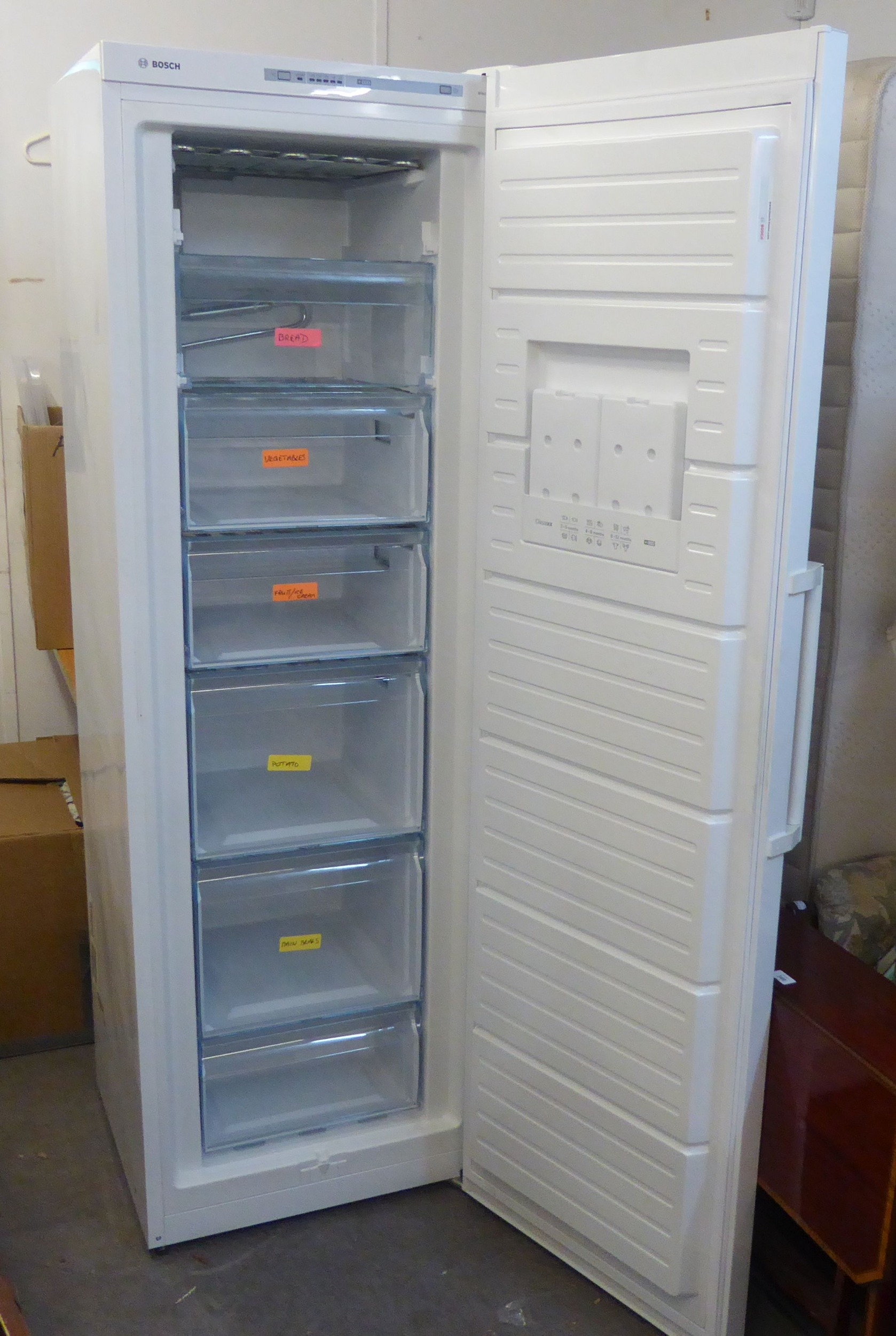 A BOSCH LARGE UPRIGHT FREEZER (ONE DRAWER MISSING) - Image 2 of 2