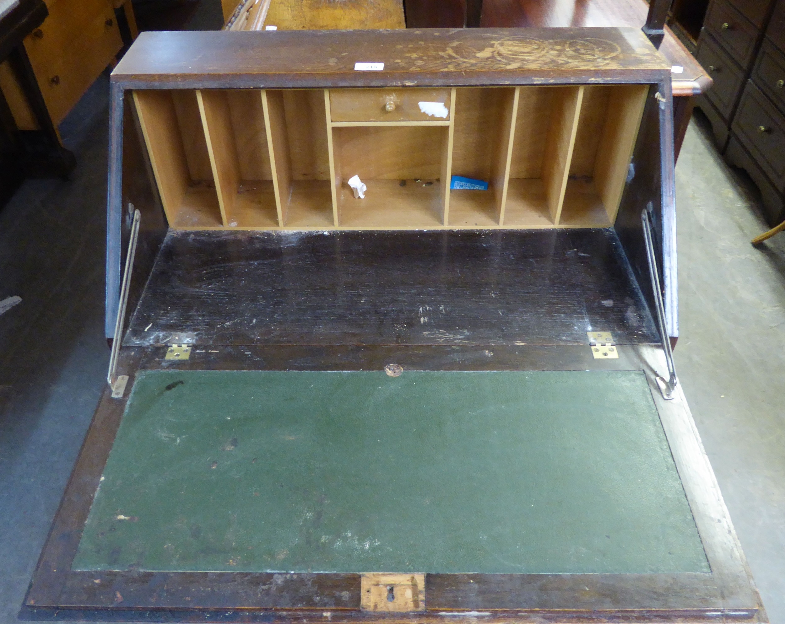 AN OAK BUREAU WITH FOUR LONG DRAWERS - Image 2 of 2