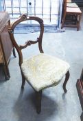 A SET OF SIX VICTORIAN WALNUT DINING CHAIRS (ONE WITH BROKEN TOP RAIL)