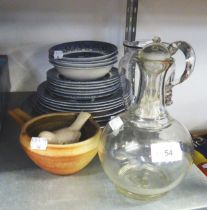 CERAMICS AND GLASS; GROUP OF CHURCHILL 'WILLOW PATTERN' BOWLS AND PLATES, GEORGIAN GOURD SHAPED