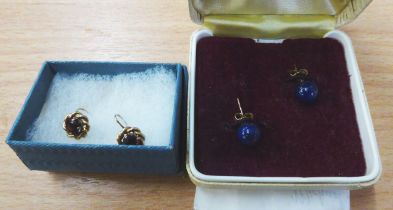 PAIR OF 9ct GOLD AND LAPIS LAZULI SINGLE BEAD STUD EARRINGS AND A PAIR OF GARNET SET EARRINGS (4)