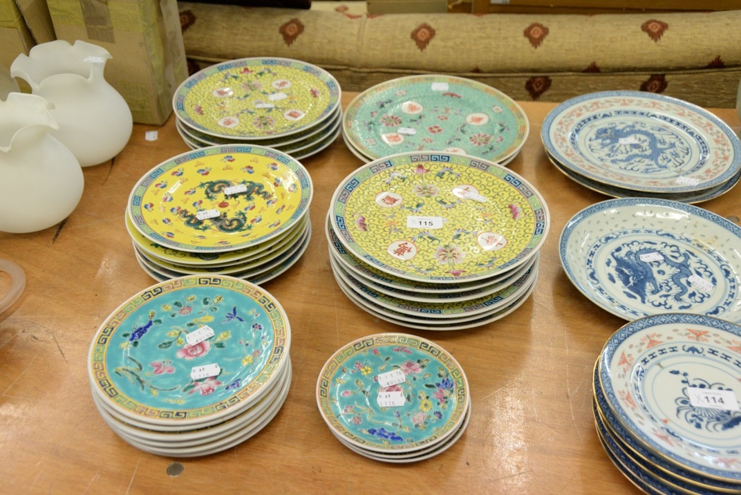 TWENTY SEVEN COLOUR PRINTED CHINESE PORCELAIN PLATES IN VARIOUS SIZES AND DECORATION (27)