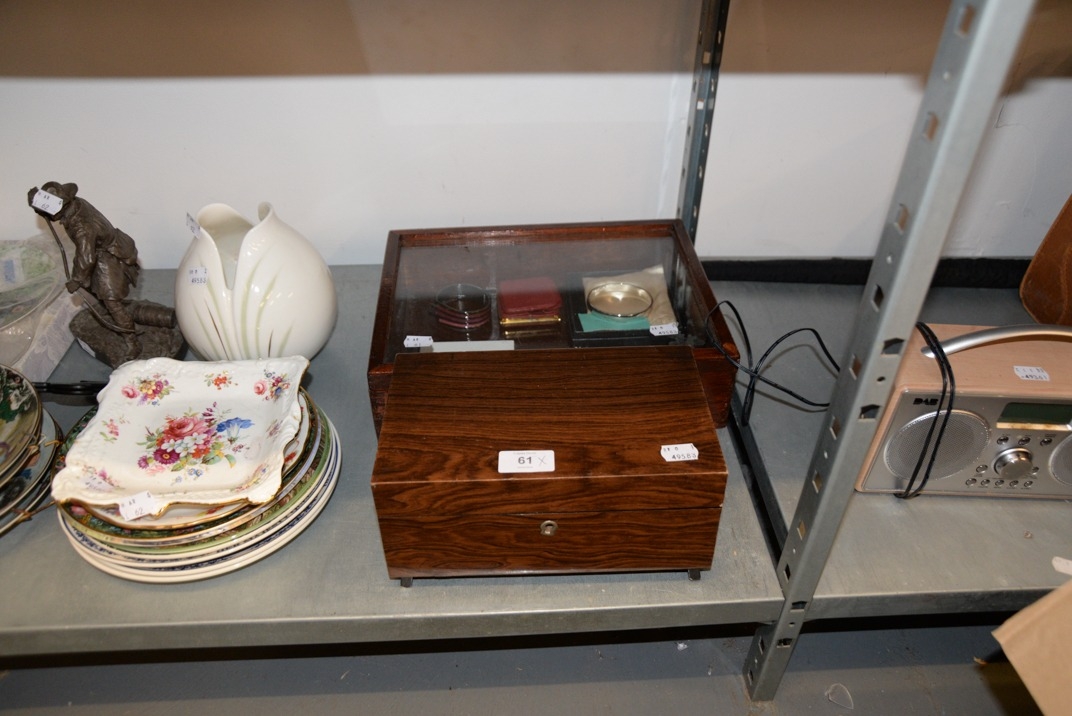 SELECTION OF COSTUME JEWELLERY CONTAINED IN A MUSICAL BOX AND A GLASS TOP DISPLAY BOX (2)