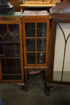 A SMALL EDWARDIAN MAHOGANY SATINWOOD CROSSBANDED SQUARE-PANE GLAZED DISPLAY CABINET, raised upon