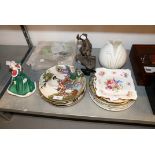 A SELECTION OF COLLECTORS PLATES AND WALL HANGING PLATES. TOGETHER WITH ROYAL DOULTON 'PRETTY