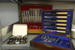 A CANTEEN OF PLATED FLATWARE, PLUS FISH FLATWARE AND PLATED SPOONS (CASED)