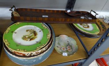 A SELECTION OF PLATES, TO INCLUDE; A COUPLE OF DEEP ITALIAN PLATES, A SMALL TWO MOUSE PLATE, THREE