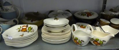 A SUBSTANTIAL COLLECTION OF MIDWINTER STYLECRAFT 'FASHION SHAPE', DINNER, ETA AND COFFEE WARES, TO