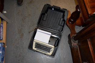 OLYMPIA INTERNATIONAL, OLYMPIA WERKE AG, WEST GERMANY, MODEL B12, MANUAL TYPEWRITER IN HARD