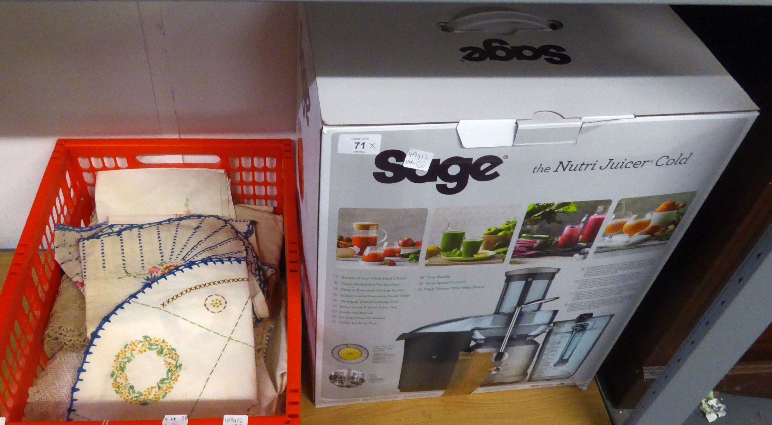 A SAGE NUTRI-JUICER COLD, WITH INSTRUCTIONS (LOOKS AS NEW), TOGETHER WITH A SELECTION OF TABLE LINEN