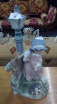 LLADRO GROUP WITH GIRL, WITH HER CAT UNDER A LAMP POST (A.F.)