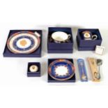 TWENTY BOXED PIECES OF MODERN ROYAL WORCESTER QUEEN ELIZABETH II 60th ANNIVERSARY ROYAL