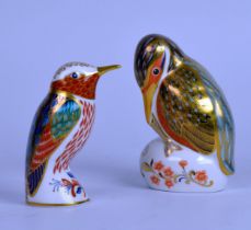 ROYAL CROWN DERBY: TWO PAPERWEIGHTS modelled as a kingfisher and a hummingbird (2)