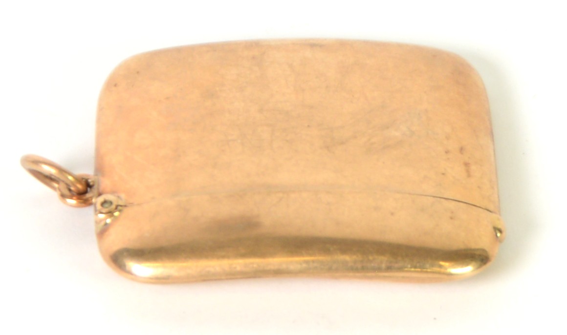 9ct GOLD VESTA CASE, plain rectangular and curved, with ring hanger to the side, Birmingham 1911,