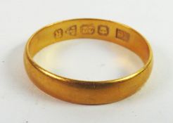 VICTORIAN 22ct GOLD WEDDING RING, Chester 1900, ring size J, 2gms
