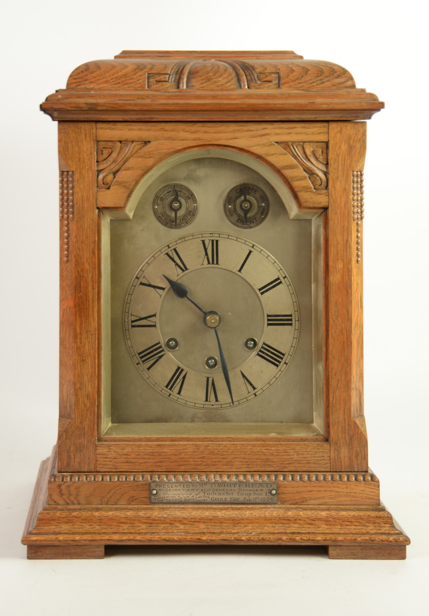 GUSTAV BECKER ART DECO OAK CASED PRESENTATION MANTLE CLOCK, the silvered dial, Roman dial with - Image 2 of 2